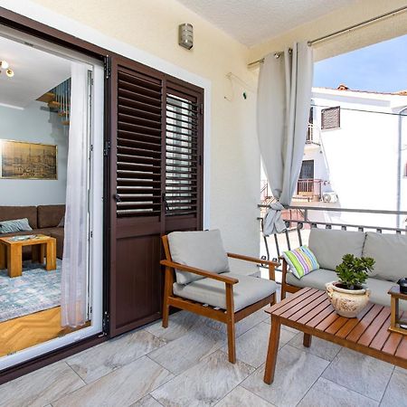 And Charming Apartment In Vantacici Малинска Экстерьер фото