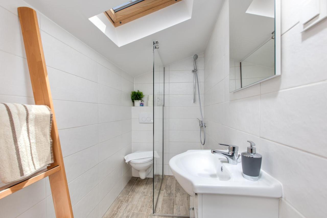 And Charming Apartment In Vantacici Малинска Экстерьер фото