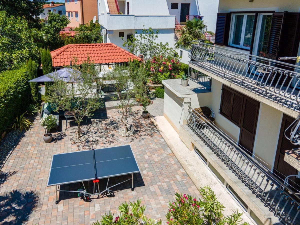 And Charming Apartment In Vantacici Малинска Экстерьер фото